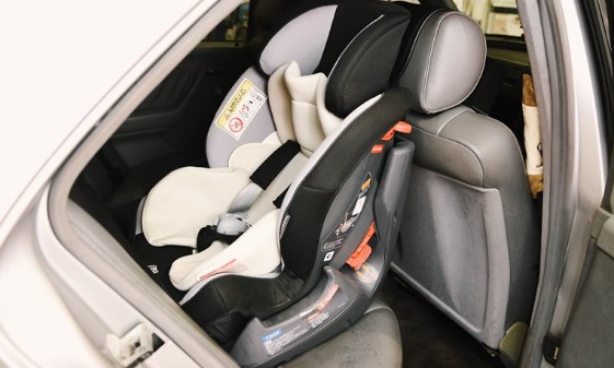 merawat car seat
