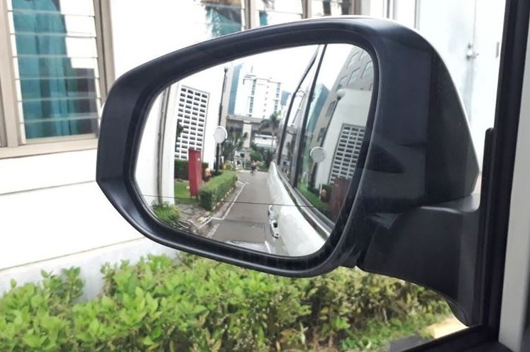5 Fungsi Spion Pada Kendaraan