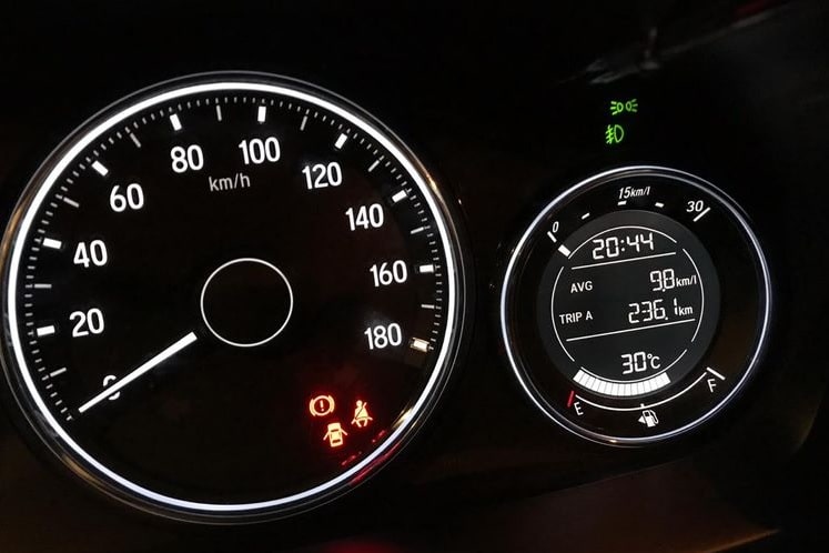 Eco Driving: Tips Berkendara Hemat Bahan Bakar!