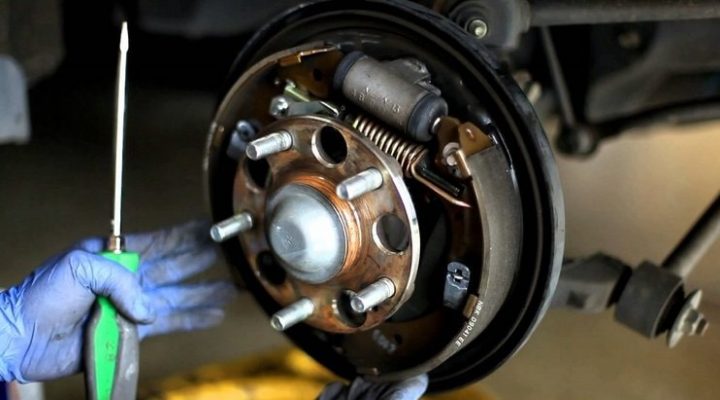 Setel Rem Tangan Mobil