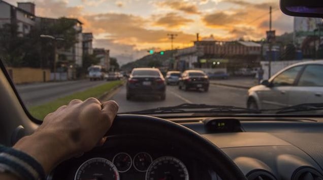 Cara Berkendara Untuk Pengemudi Mobil