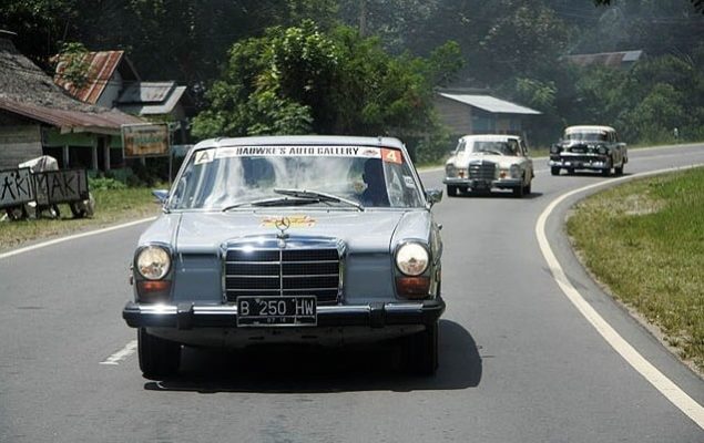 Membeli Mobil Klasik