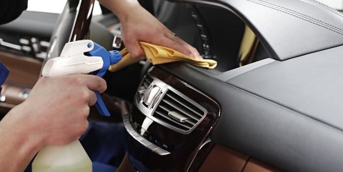 Merawat Interior Mobil