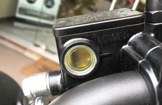 Cara Mengganti Minyak Rem