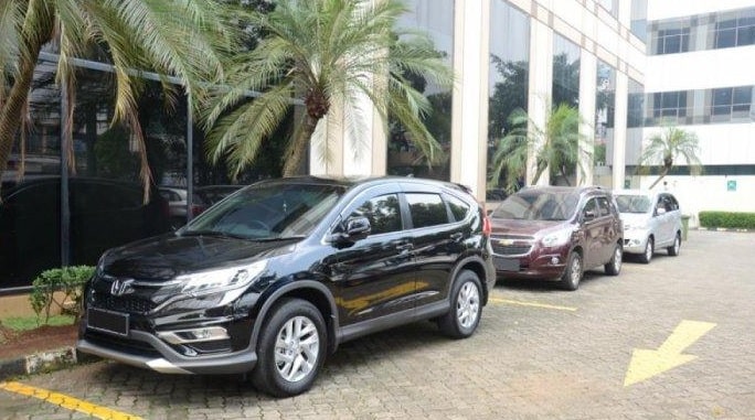 Parkir Paralel Mobil