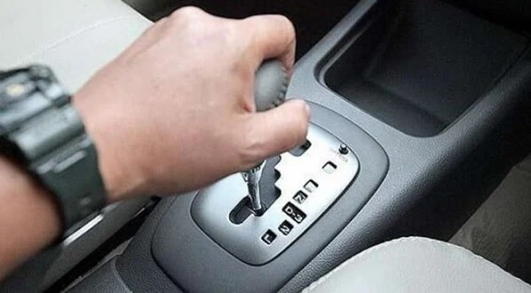 Cara Mengendarai Mobil Matic yang Benar untuk Pemula