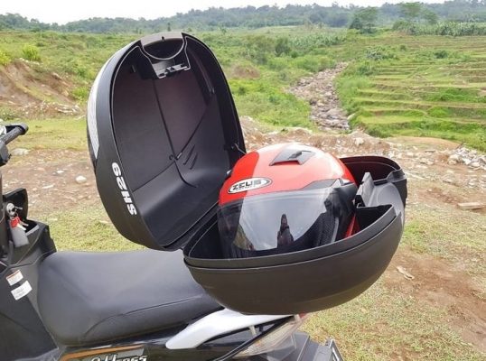 Aksesoris untuk Touring Motor Matik