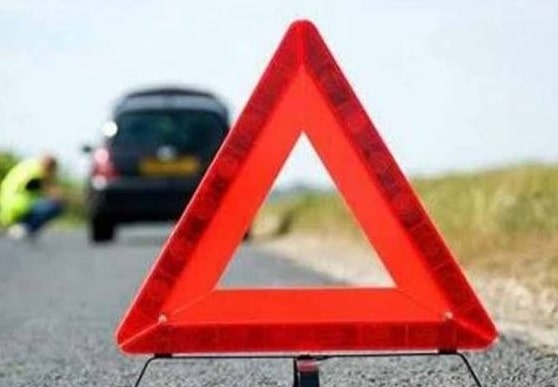 Segitiga Pengaman Mobil