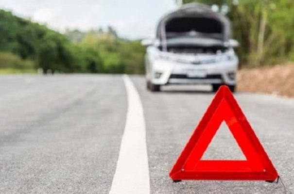 Segitiga Pengaman Mobil